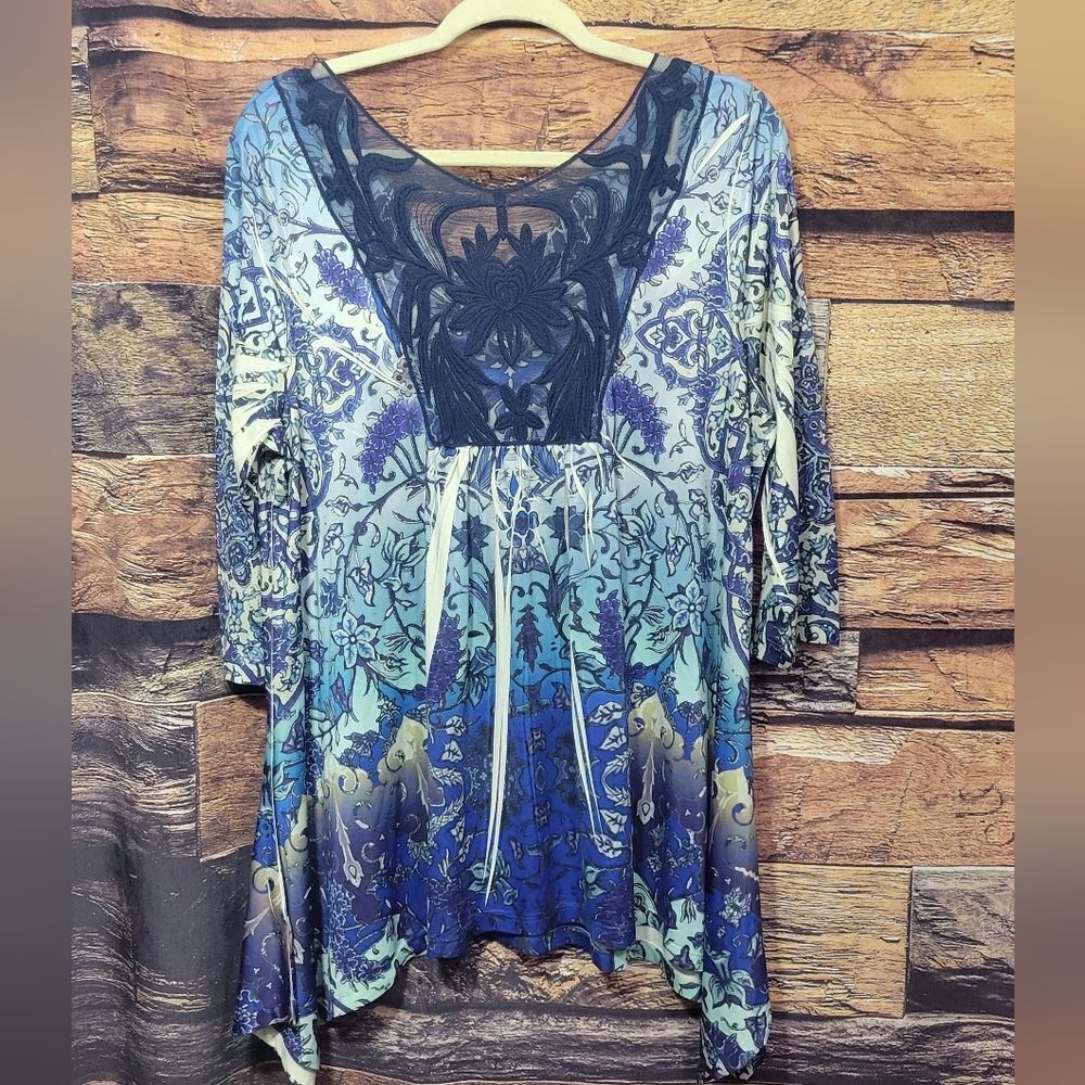 Womens Top - Picture 2 of 13